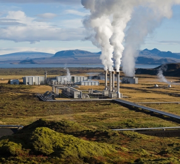 První projekt hybridní elektrárny na geotermální energii a biomasu